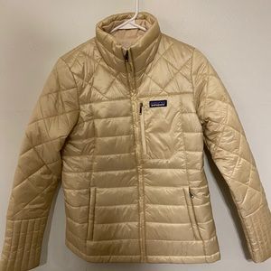 NWT Women’s Patagonia Ratalie Jacket.